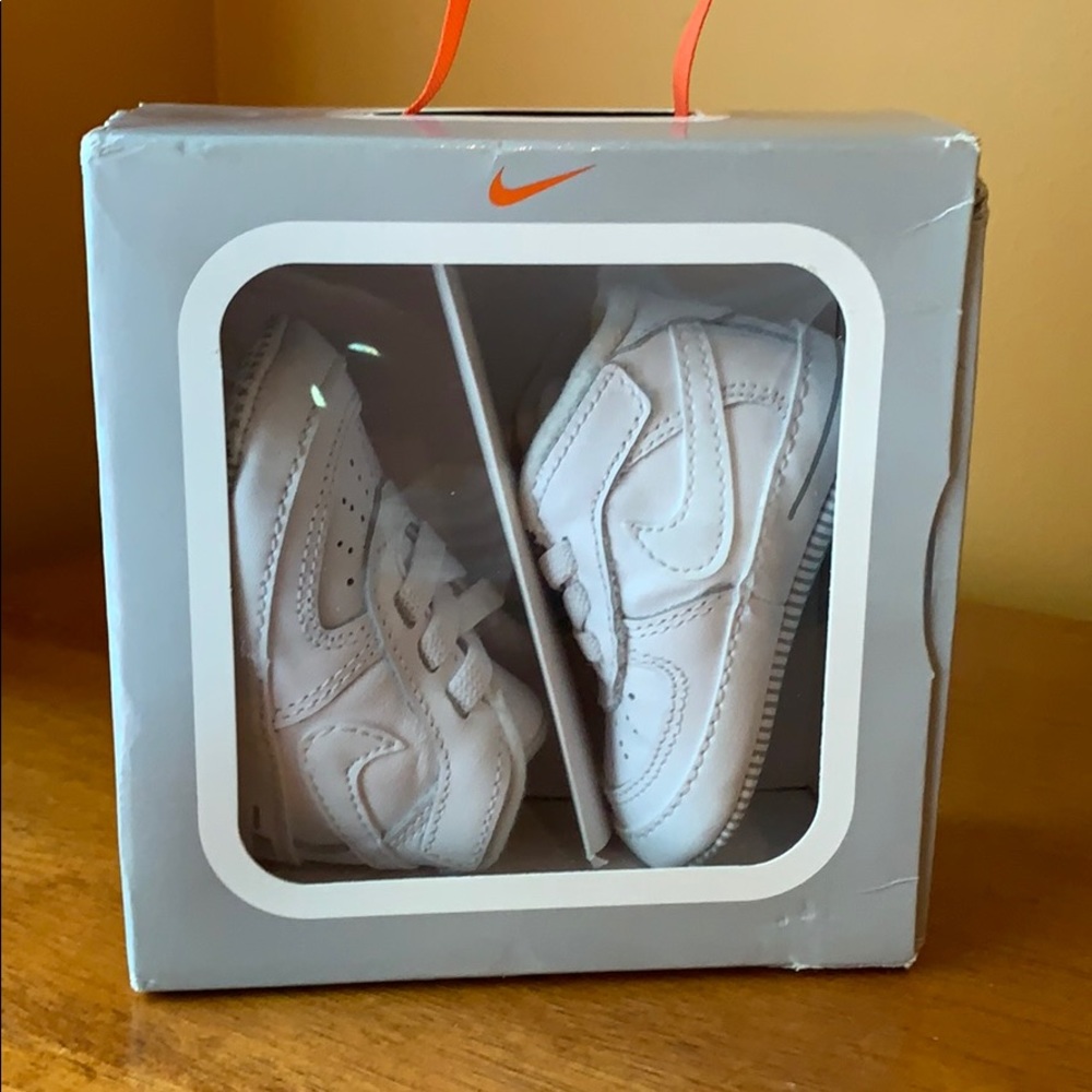 Nike crib booties